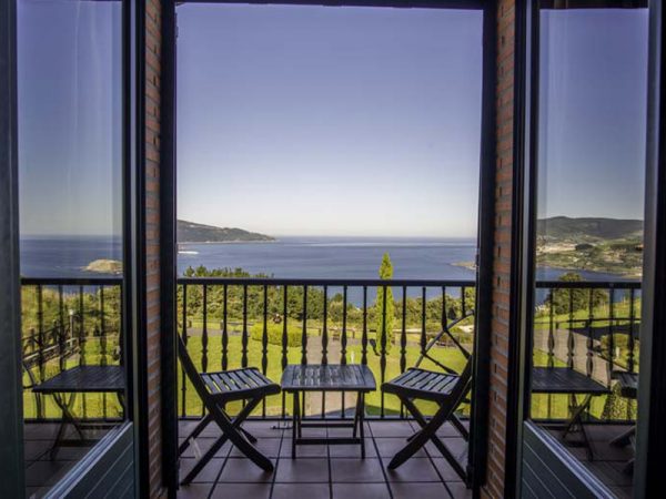 habitaciones con jacuzzi vista mar urdaibai gametxo 2
